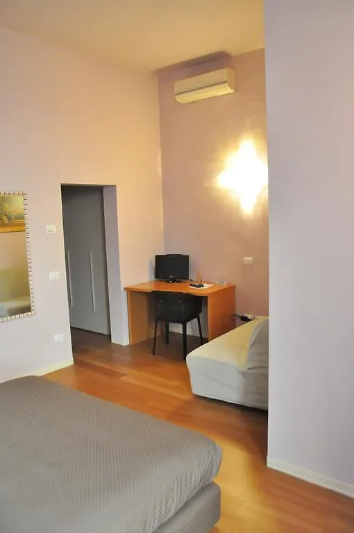 B&B Al Canto Del Cavour Pistoia 3*,